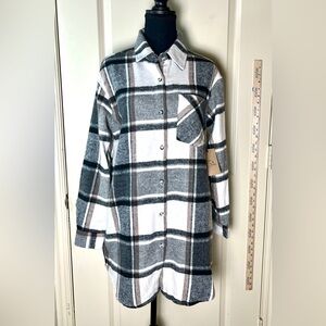Eden & Olivia Black, White, Brown Plaid top
